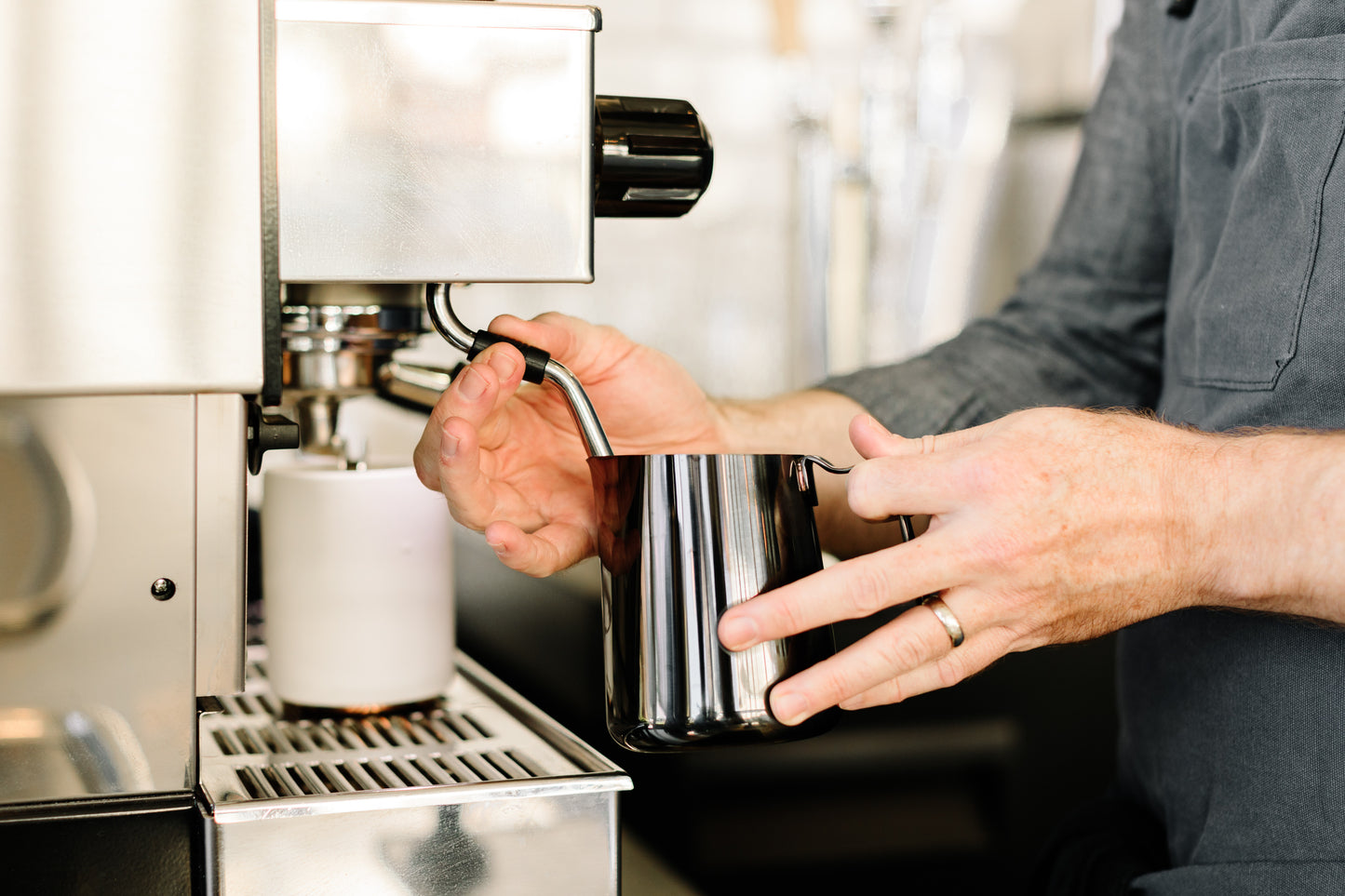 EDDY PITCHER - 12oz Grafito